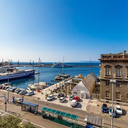 Luxury Karolina Riva 101m2 * Rijeka