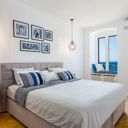 Luxury Karolina Riva 101m2 Apartment Rijeka